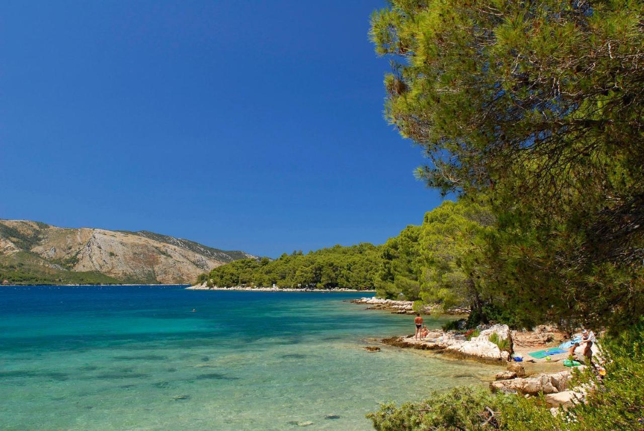 Helios Sunny Apartments By Valamar สตารีกราด ภายนอก รูปภาพ
