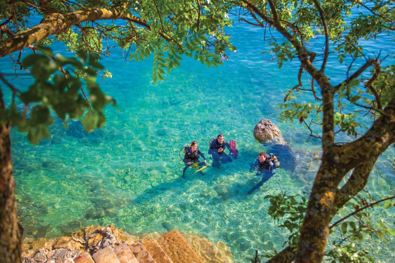 Helios Sunny Apartments By Valamar สตารีกราด ภายนอก รูปภาพ