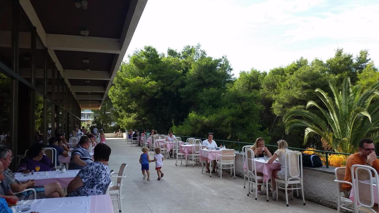 Helios Sunny Apartments By Valamar สตารีกราด ภายนอก รูปภาพ